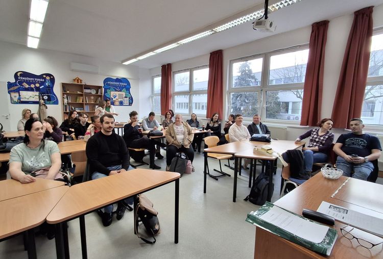 Baross Szülői Fórum - Fókuszban a biztosítások