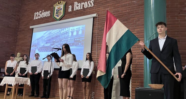 🇭🇺🕯️ „A szabadság ott kezdődik, ahol megszűnik a félelem.” 