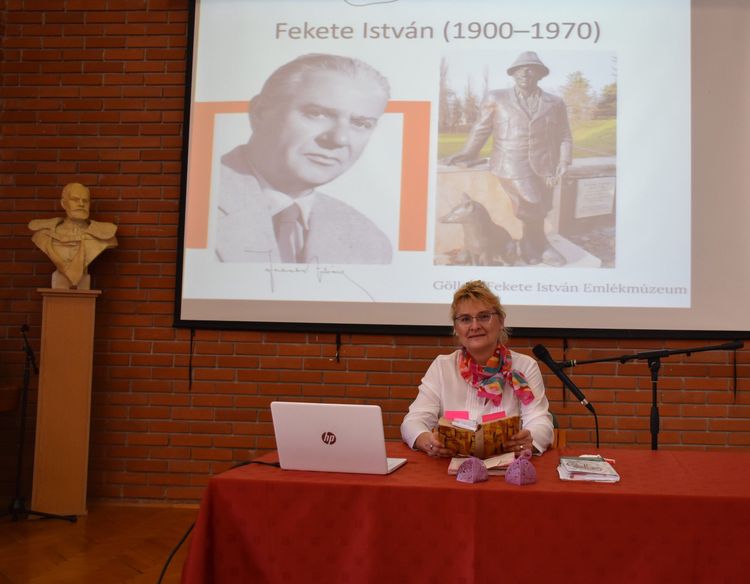 Könyvnyitogató 2026