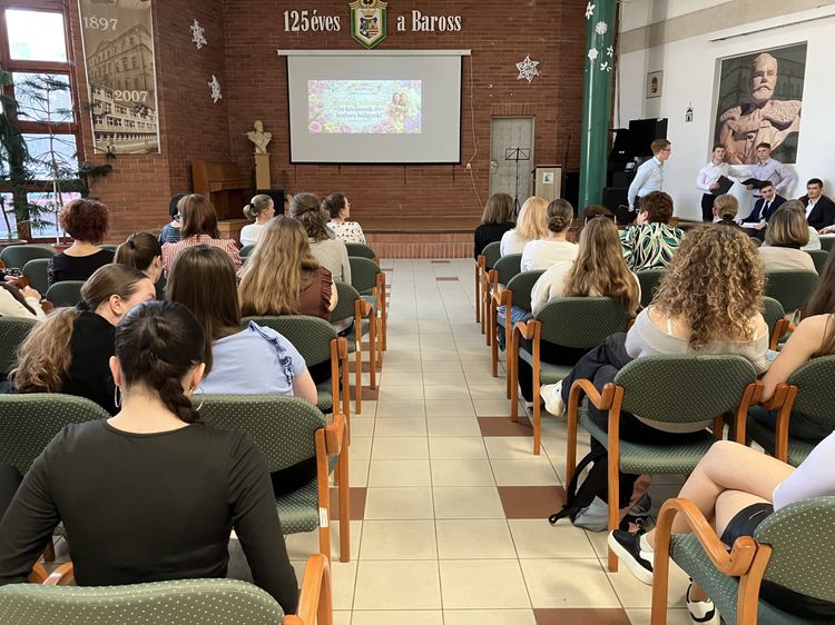 Nőnapi köszöntő 2026