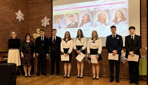 DÖK-tevékenység elismerése a Szalagavatón